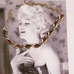 2 for $20😉Beautiful Vintage choker